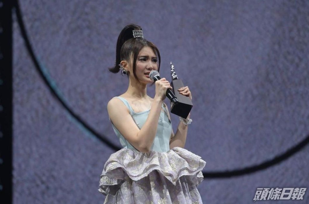 今年初Cath喺「叱咤」中首次奪得「叱咤樂壇女歌手」銀獎。